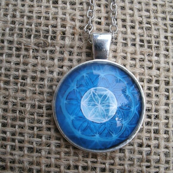 Flower of Life Design Glass Cabochon Pendant Necklace - Picture 1 of 13